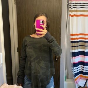 ARITZIA TNA WAFFLE CAMO TOP